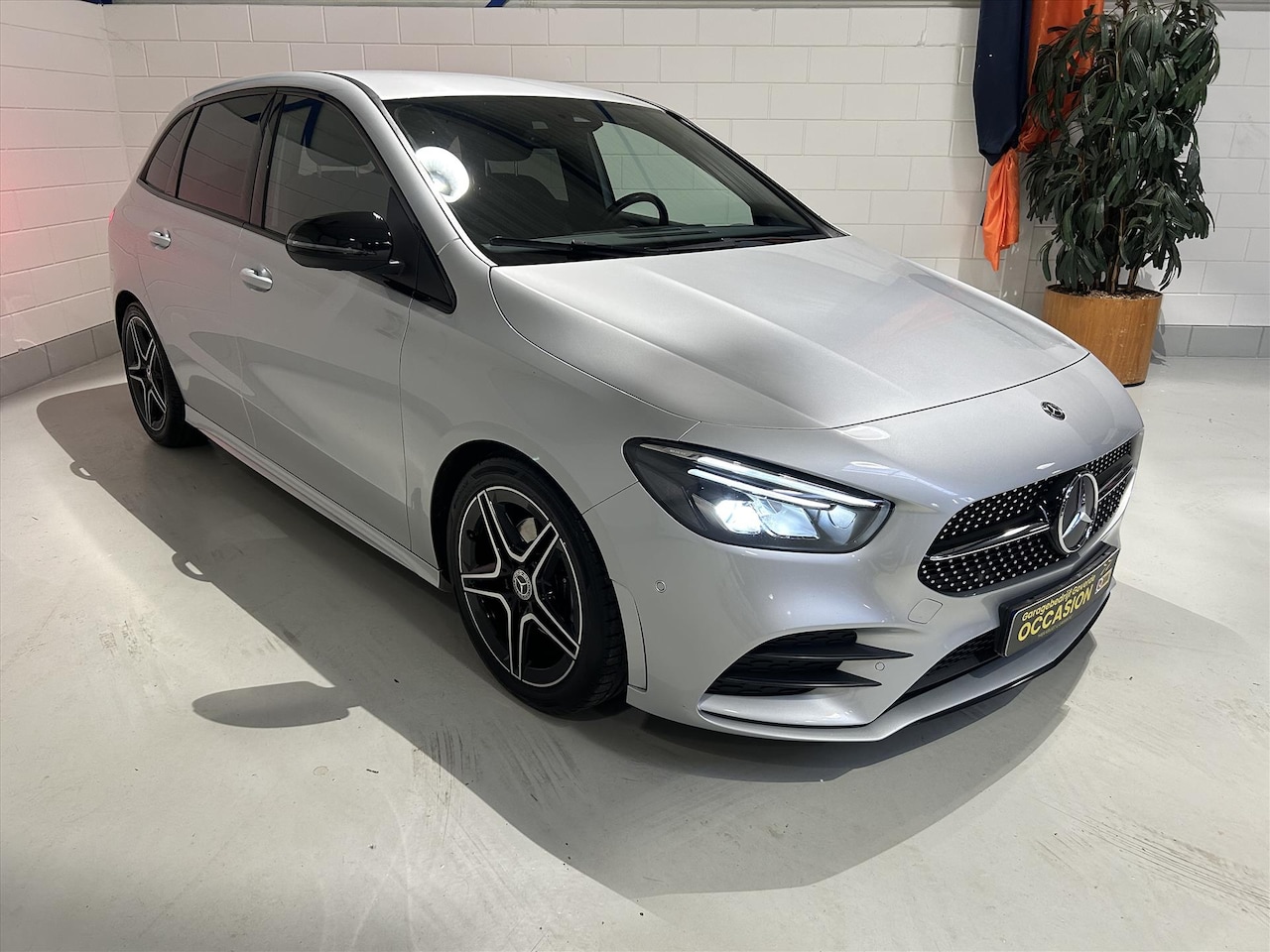 Mercedes-Benz B-klasse - B180 AUT7 136pk AMG-Line, Afn Trekhaak, Carplay - AutoWereld.nl