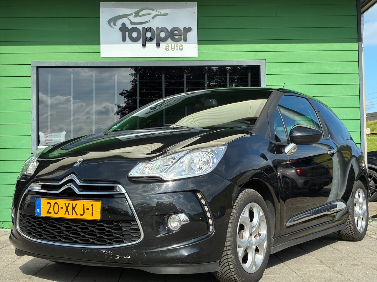 Citroën DS3 - 1.6 e-HDi So Chic|1e Eigenaar|Navigatie|CruiseControl|Climatronic|Trekhaak - AutoWereld.nl