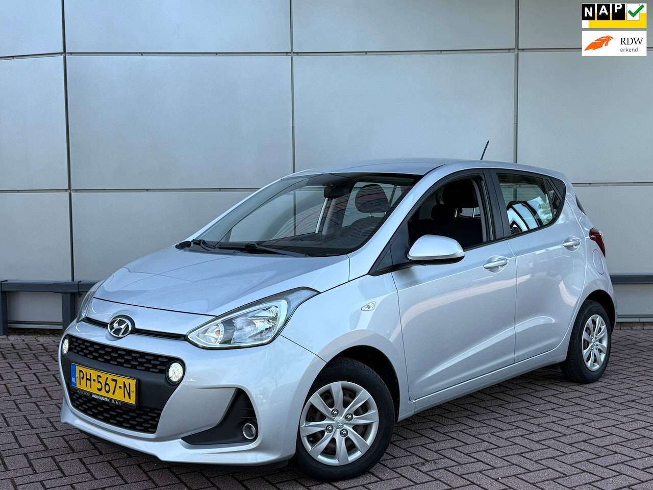Hyundai i10 - 1.0i Go! Navigatie | Parkeersensoren | Eerste eigenaar | - AutoWereld.nl