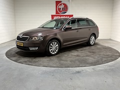 Skoda Octavia Combi - 1.2 TSI Greentech Ambition Businessline, 1e eigenaar, NL auto, Clima, Cruise, Trekhaak, Na