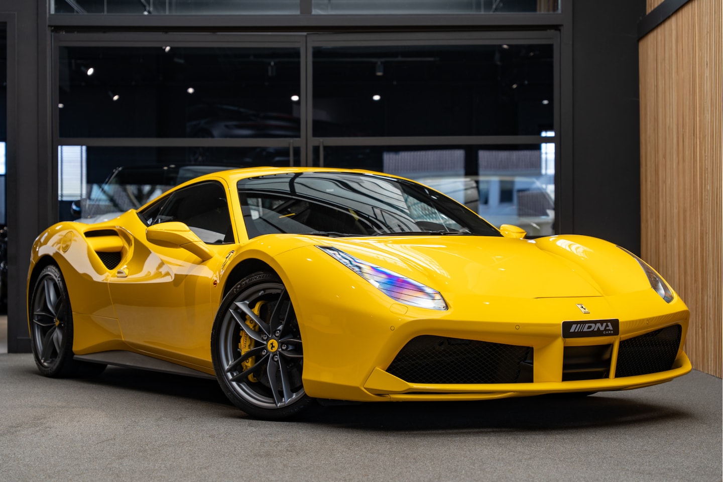 Ferrari 488 - 3.9 GTB HELE Coupé Nieuwstaat . - AutoWereld.nl