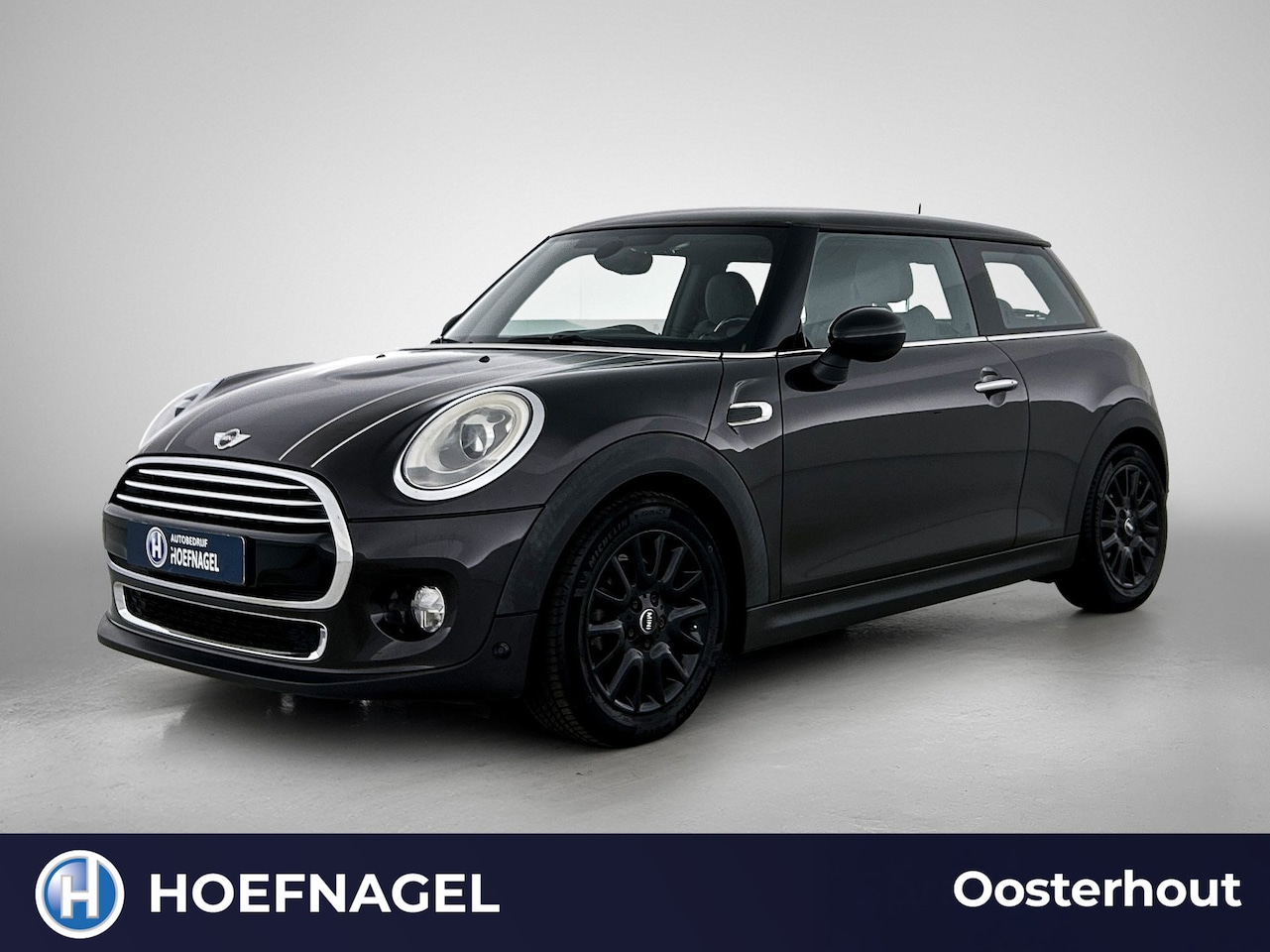 MINI Cooper - 1.5 First Born Edition | Cruise control | Airco | Navigatie | Parkeersensoren | NAP - AutoWereld.nl