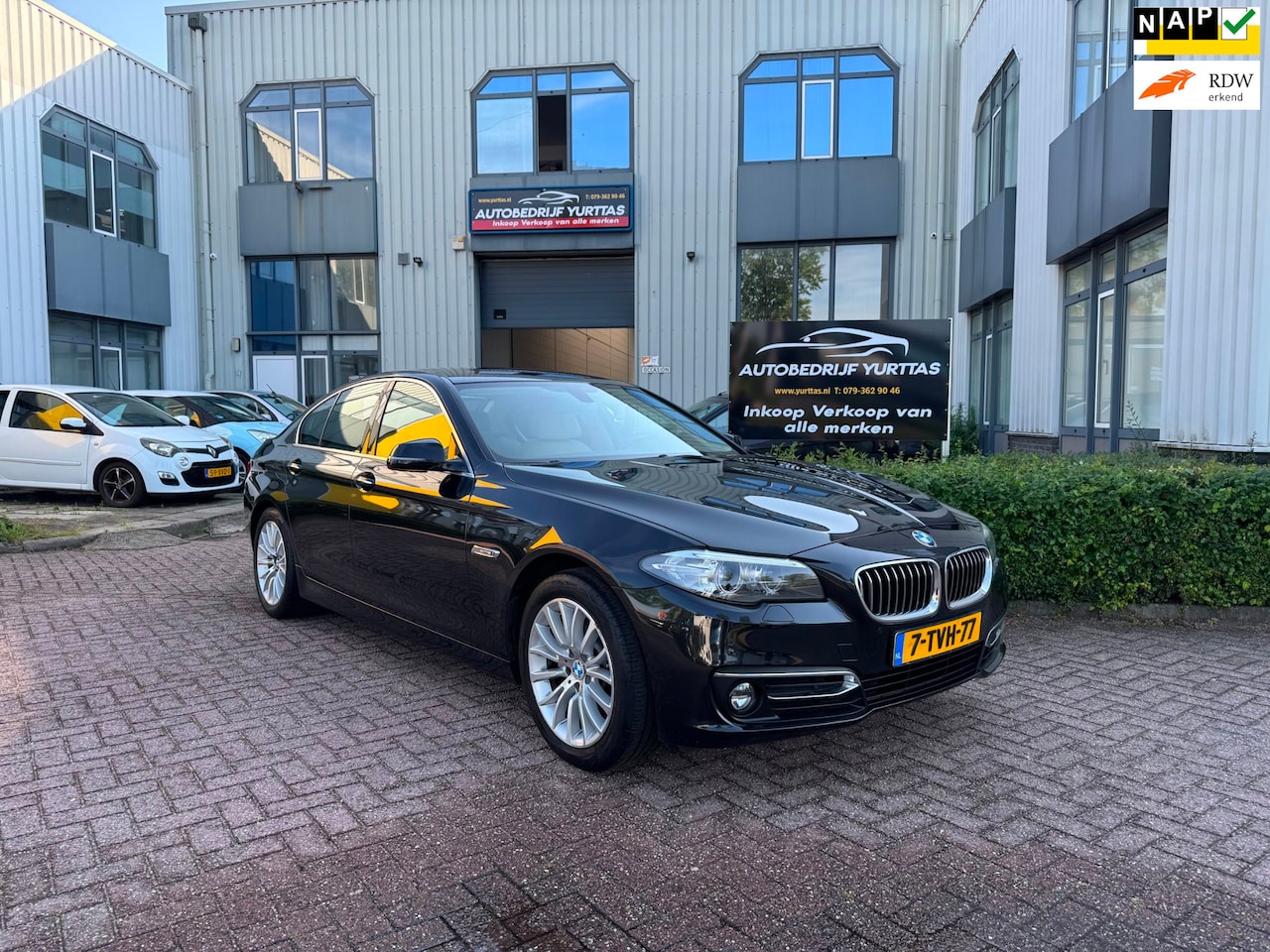 BMW 5-serie - 520i Luxury Edition AUTOMAAT!! - AutoWereld.nl