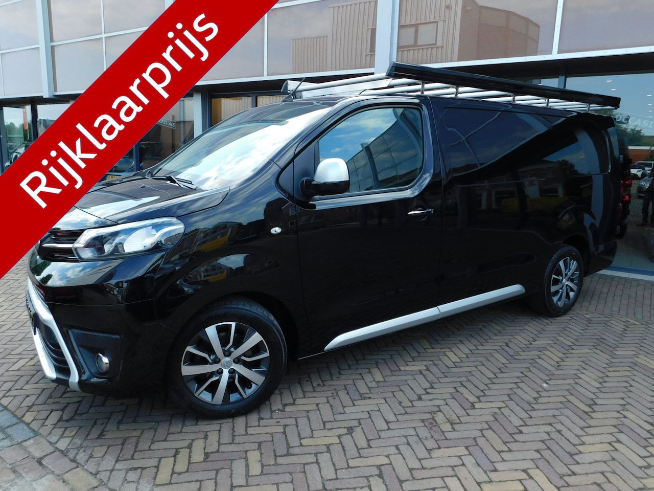 Toyota PROACE Long Worker - 2.0 D-4D Professional 2.0 D-4D Professional - AutoWereld.nl