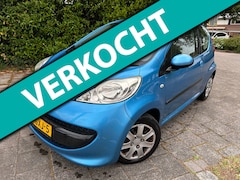 Peugeot 107 - MET KOELE AIRCO & JAAR APK