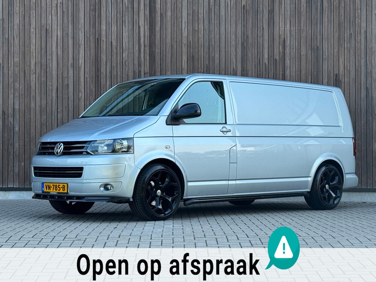 Volkswagen Transporter - 2.0 TDI L2H1 / Trekhaak / Leder / - AutoWereld.nl