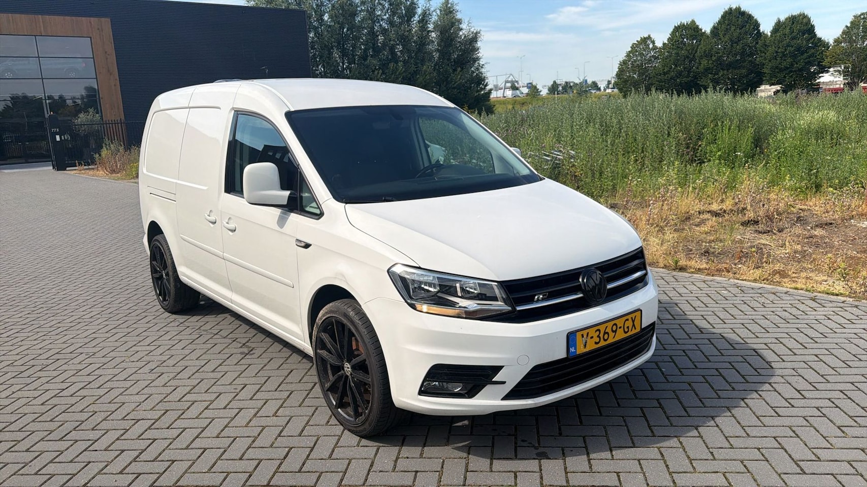 Volkswagen Caddy Maxi - 2.0 TDI L2H1 BMT Highline 172DKM / NAVIGATIE / 19'' INCH VELGEN / LET OP PROBLEMEN - AutoWereld.nl