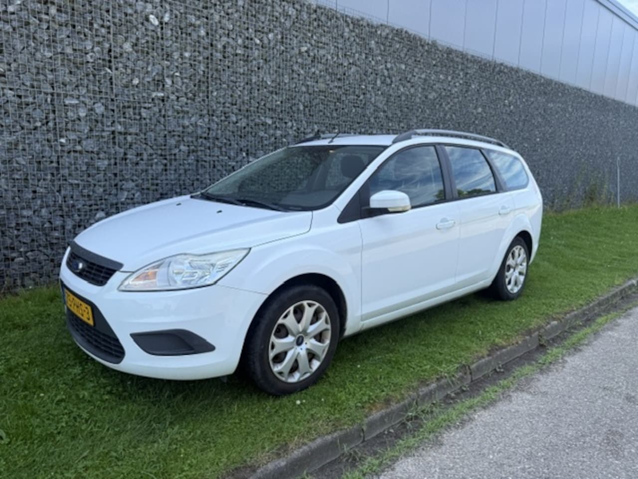 Ford Focus Wagon - 1.6 Comfort Airco | Cruise | trekhaak - AutoWereld.nl