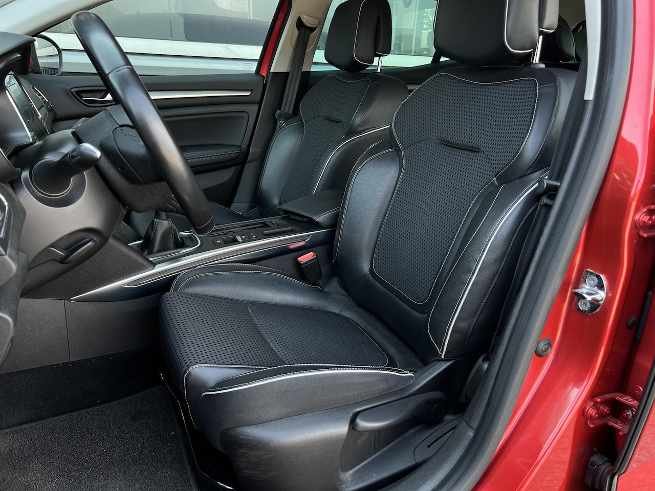 Renault Mégane - 1.3 TCe GT-Line 163pk | BOSE | LED | CarPlay | Stoelverwarming | Trekhaak 1.650 kg - AutoWereld.nl