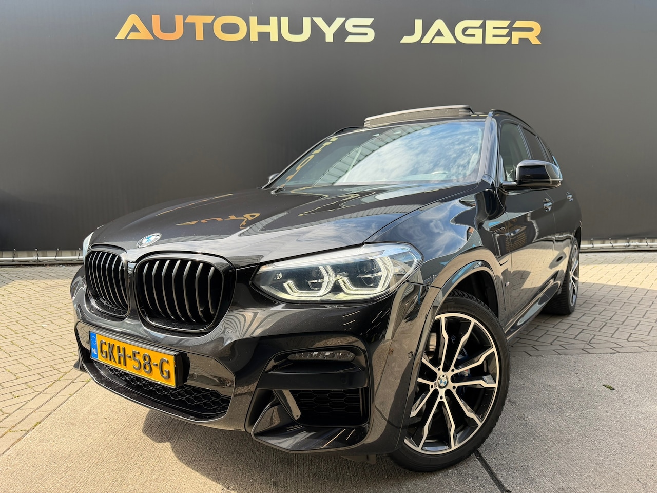 BMW X3 - XDrive30e M-Sport Pano Virtual Leder Camera Led Carplay Sfeerverlichting - AutoWereld.nl