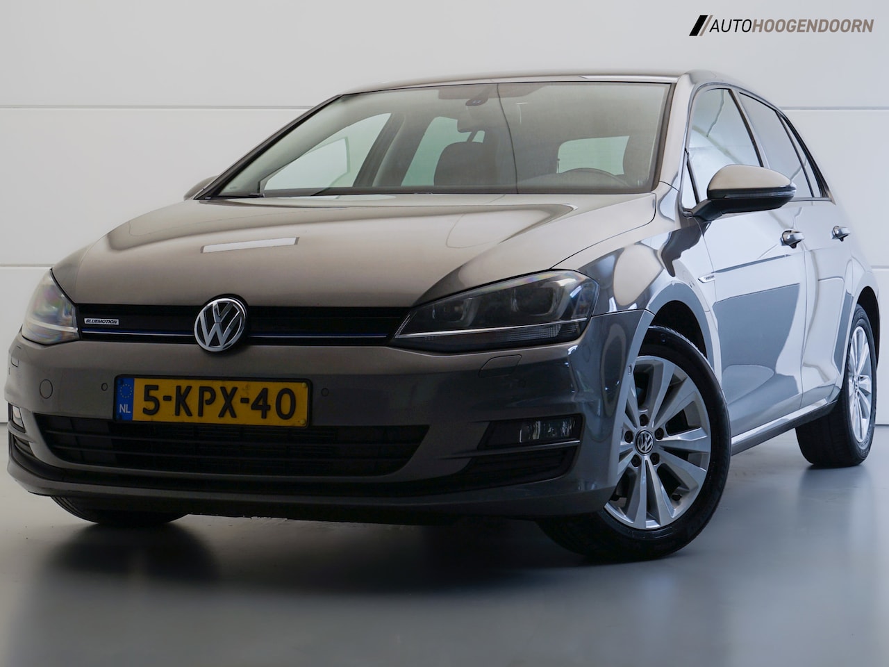 Volkswagen Golf - 1.6 TDI Highline BlueMotion (NAVIGATIE,CLIMATE,CRUISE,STOELVERWARMING,PARKEERSENSOREN,LED - AutoWereld.nl