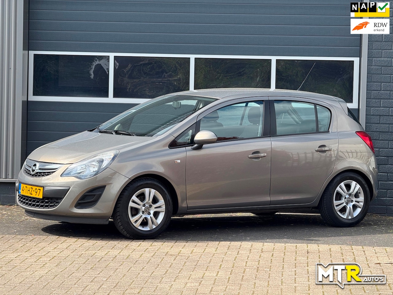 Opel Corsa - 1.2-16V Berlin NAP|APK 2027|AIRCO - AutoWereld.nl
