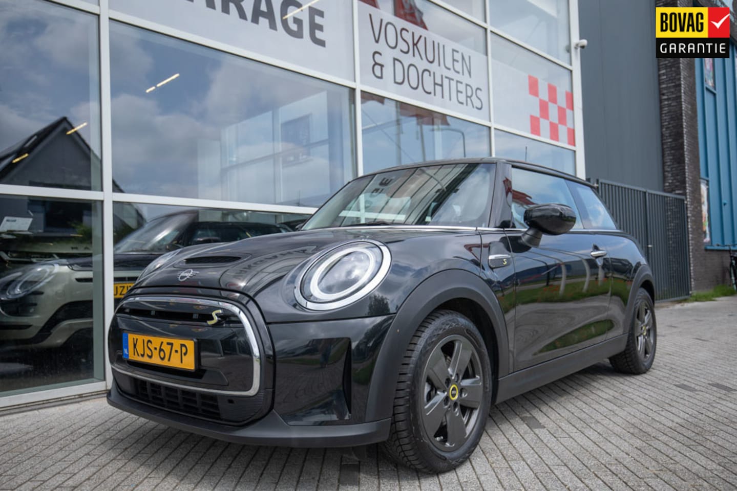 MINI Electric - Classic SE 33 kWh Verwarmde stoelen | Warmtepomp - AutoWereld.nl