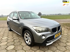 BMW X1 - 18i 5D NAP AIRCO NAVI SCHERM TREKHAAK NW APK VELGEN ELEK.RAMEN