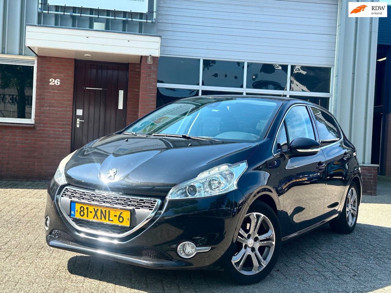 Peugeot 208 - 1.4 VTi Allure Clima/Navi - AutoWereld.nl