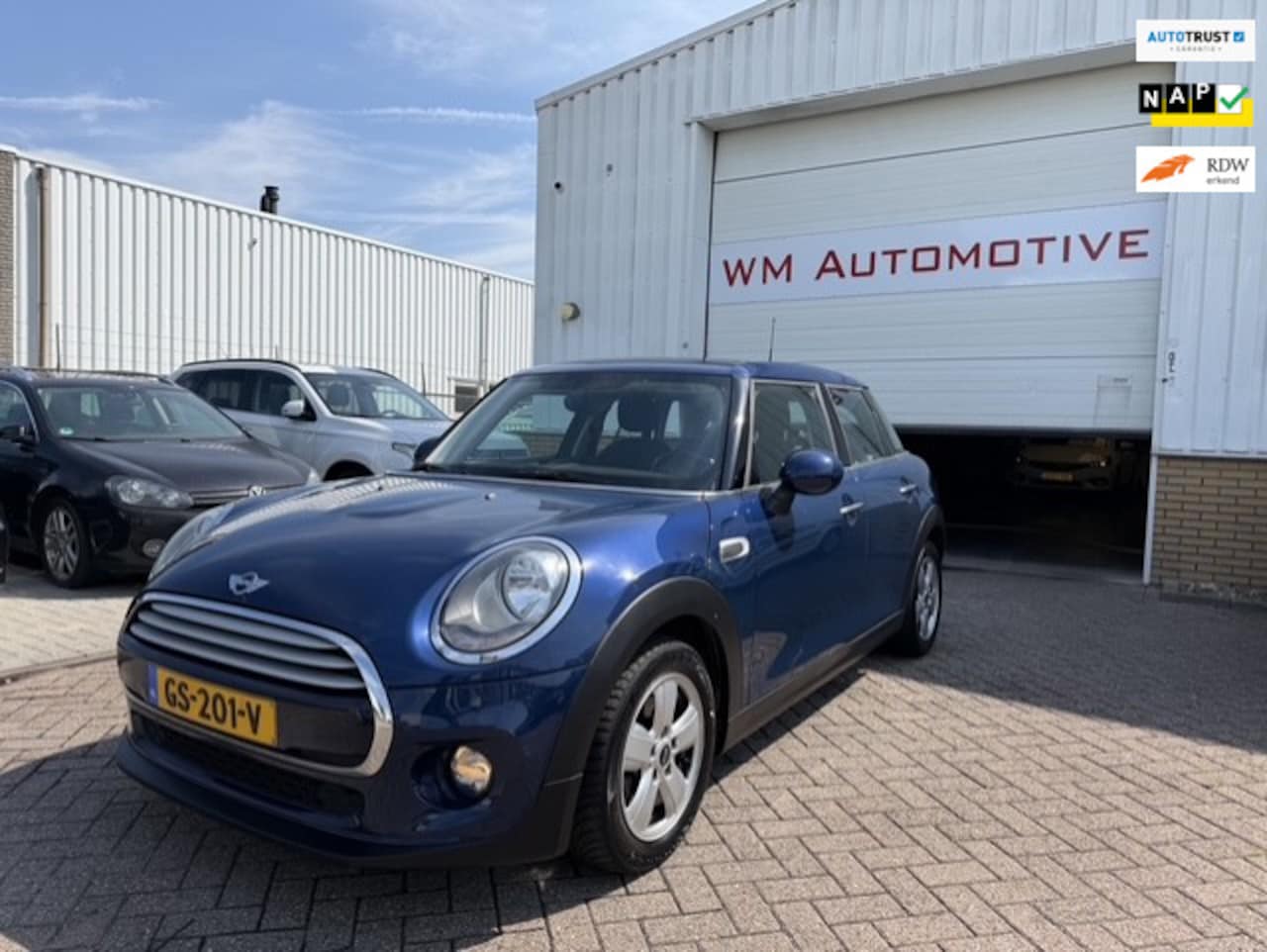 MINI 5-Deurs - 1.5 Cooper Business airco - AutoWereld.nl