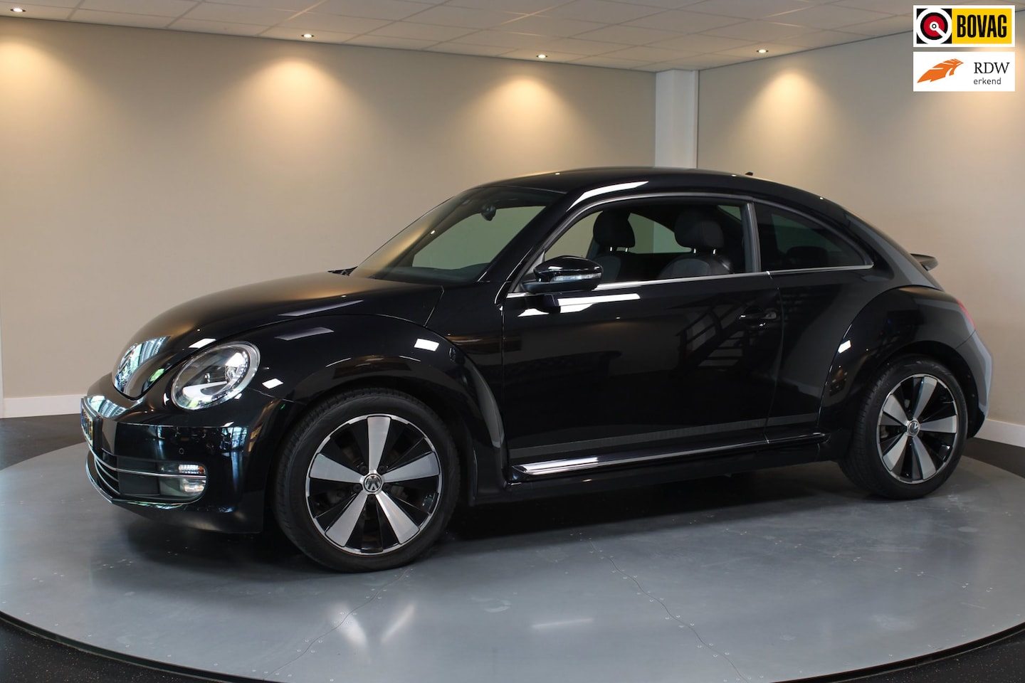 Volkswagen Beetle - 1.4 TSI Sport BlueMotion *Automaat* 150Pk! Fender|Stoelverw.|Navi|Cruise|PDC|All-seasons - AutoWereld.nl