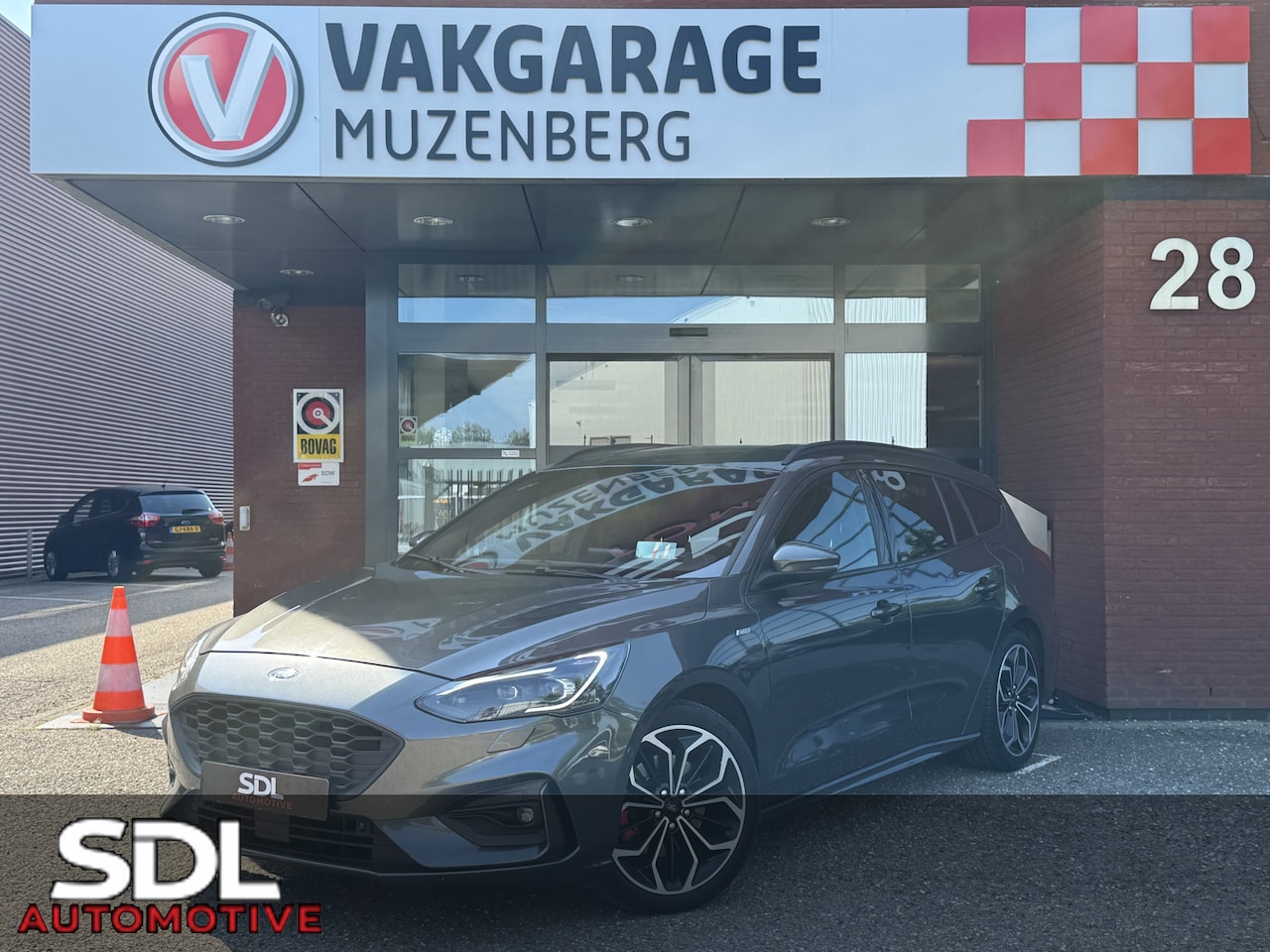 Ford Focus Wagon - 1.5 ST-Line // NAVI // CAMERA // B&O AUDIO // ELEK. TREKHAAK // CRUISE CONTROL // HEAD UP - AutoWereld.nl