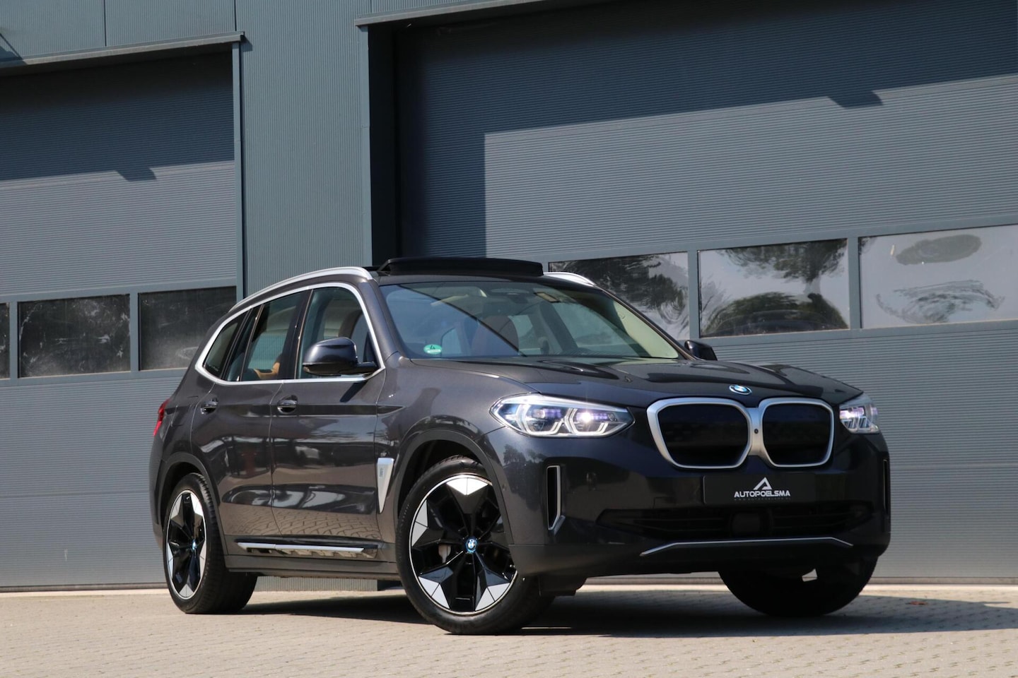 BMW iX3 - High Executive 80 kWh 360 Camera Lane Assist PDC 98000KM - AutoWereld.nl