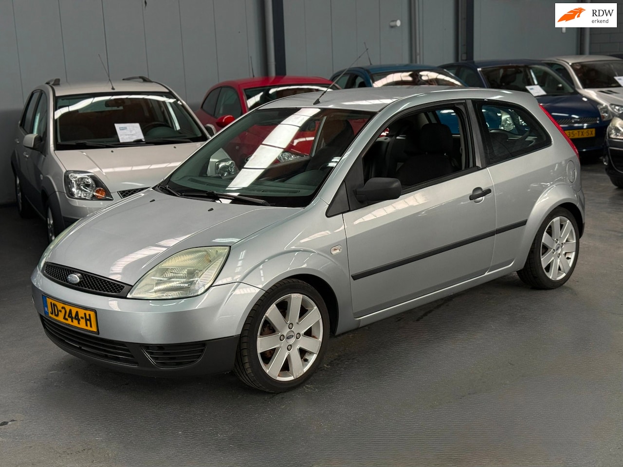Ford Fiesta - 1.3 Futura APK NAP Airco Parkeersensor - AutoWereld.nl