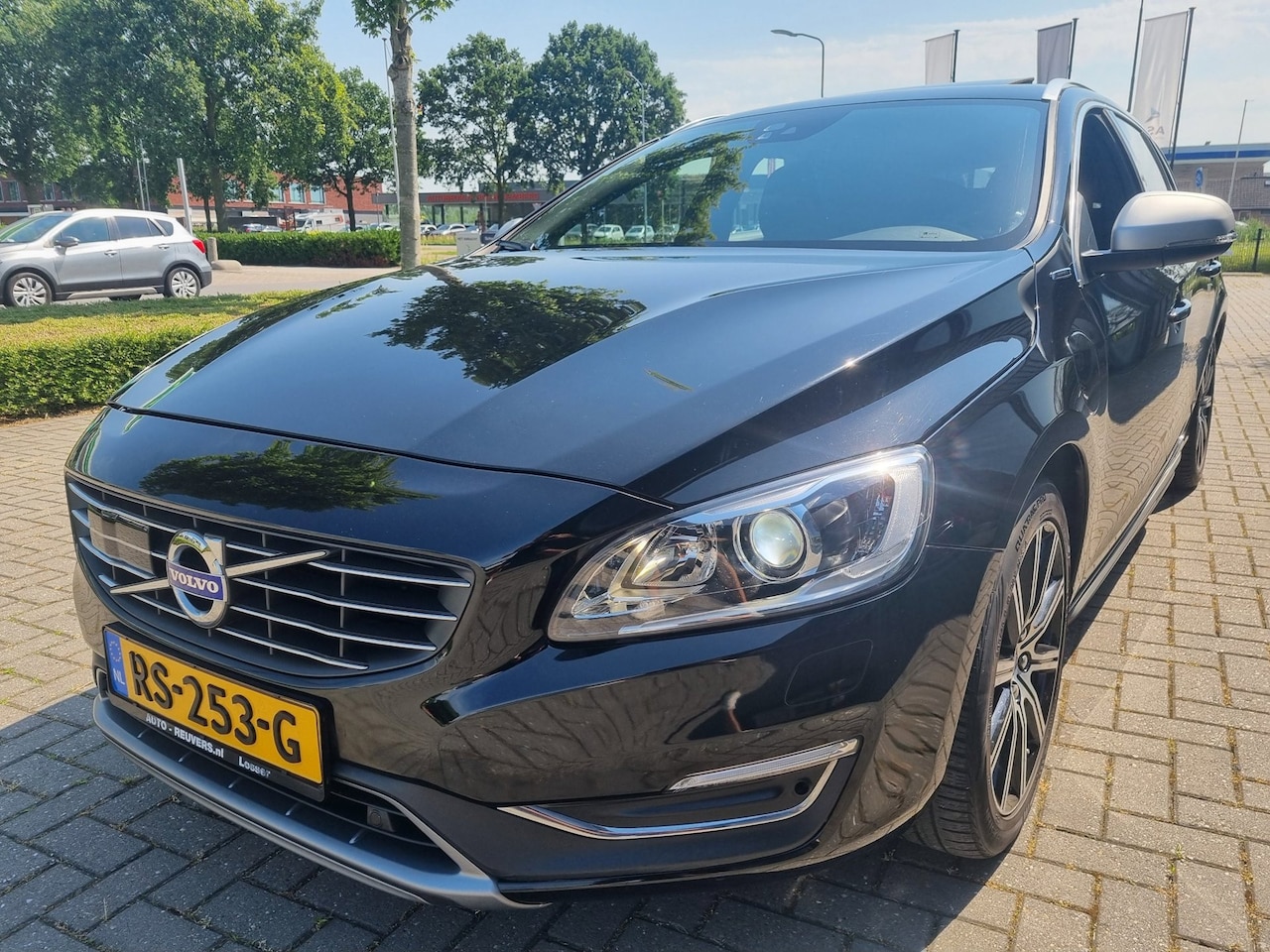 Volvo V60 - 2.4 D6 Twin Engine R-Design Leder Adaptive Open Dak - AutoWereld.nl