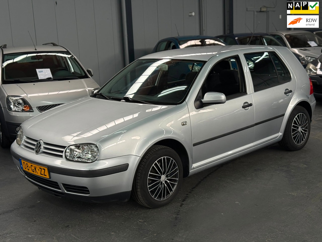 Volkswagen Golf - 2.0 Comfortline Automaat APK NAP - AutoWereld.nl