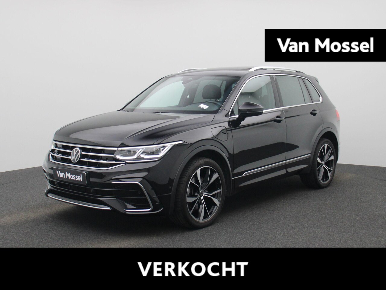 Volkswagen Tiguan - 1.4 TSI eHybrid R-Line Business+ 245 PK| Dealeronderhouden | Trekhaak | Panoramadak | Navi - AutoWereld.nl