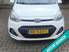 Hyundai i10 - 1.0i i-Motion Comfort ( Levering met NIEUWE APK )
