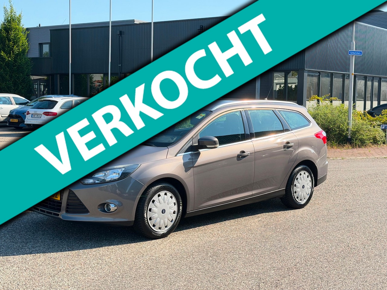 Ford Focus Wagon - 1.6 TDCI Titanium Navi Airco Trekhaak - AutoWereld.nl