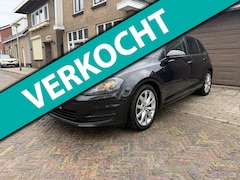 Volkswagen Golf - 1.2 TSI