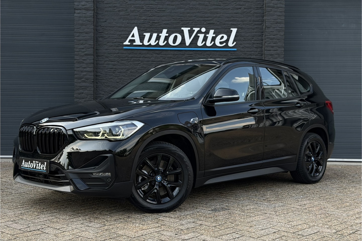 BMW X1 - xDrive25e | Elektrische Klep | PDC V + A | LED | Apple Carplay | DAB | 20x op voorraad ! - AutoWereld.nl