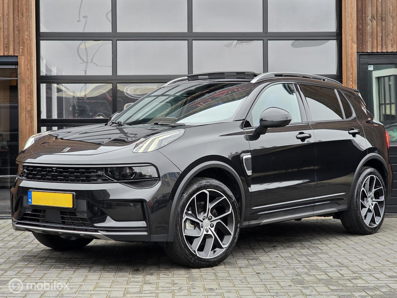 Lynk & Co 01 - 1.5 PHEV BLACK EDITION PANO 360CAM ACC CARPLAY - AutoWereld.nl