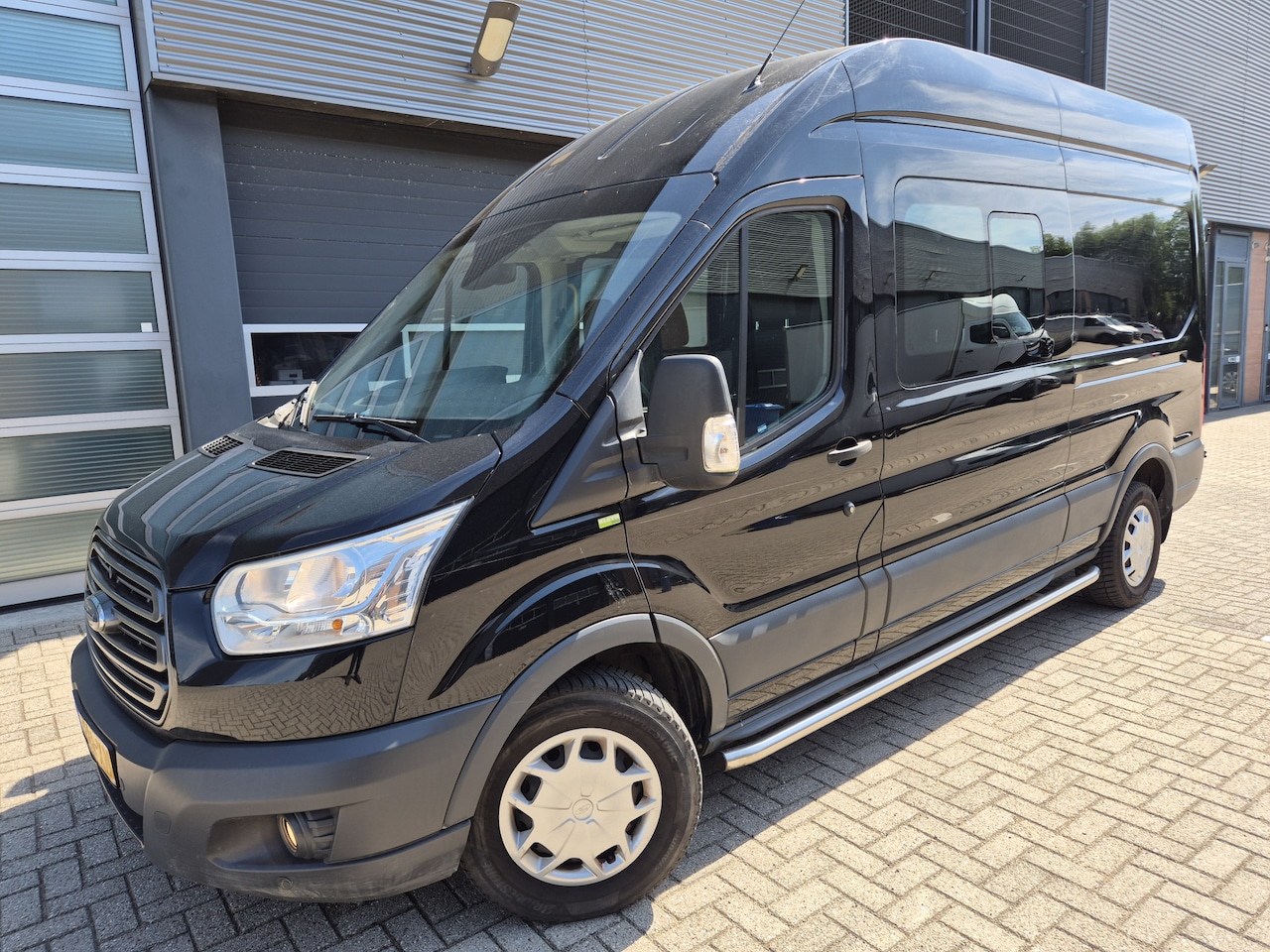 Ford Transit - 350 2.0 7-pers euro6 170pk TDCI L3H2 DC Ambiente 95.000km - AutoWereld.nl