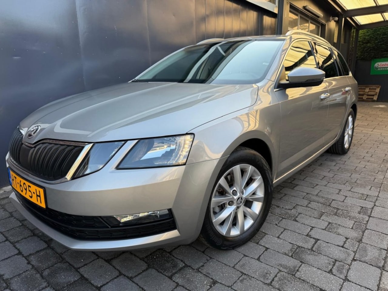 Skoda Octavia - 1.0 TSI Business Climat Cruise Carplay Trekhaak - AutoWereld.nl