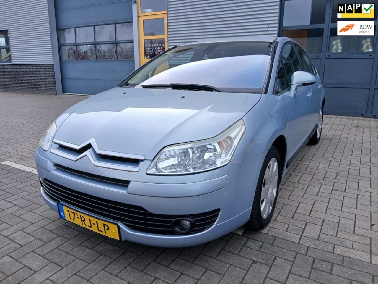 Citroën C4 - AUTOMAAT 1.6-16V Ligne Ambiance - AutoWereld.nl