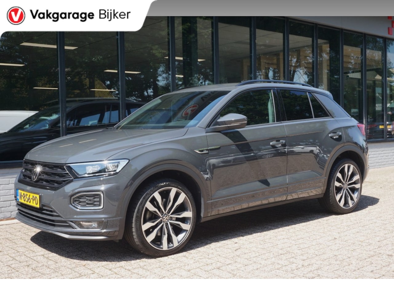 Volkswagen T-Roc - 1.5 TSI Sport Business R Trekhaak/Camera/App-Connect! - AutoWereld.nl