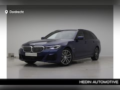 BMW 5-serie Touring - 530e High Executive | Adaptief Onderstel | Panorama Dak | Keyless | Comfort Stoelen | Driv