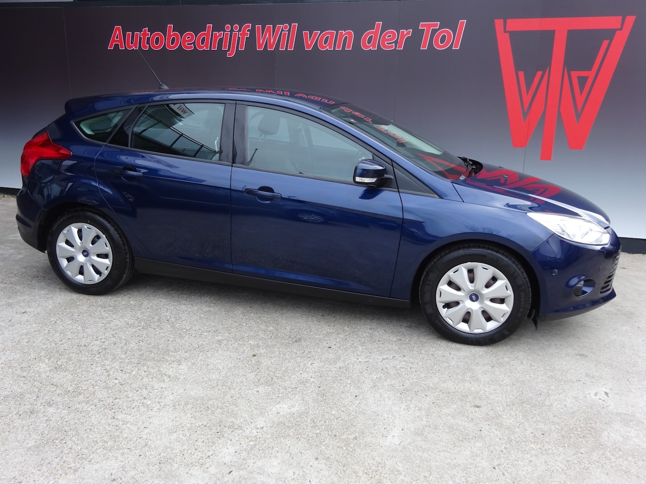 Ford Focus - 1.6 ECOBOOST TREND | NAVI | CRUISE | TREKHAAK | NL-AUTO | NIEUWE APK!! - AutoWereld.nl