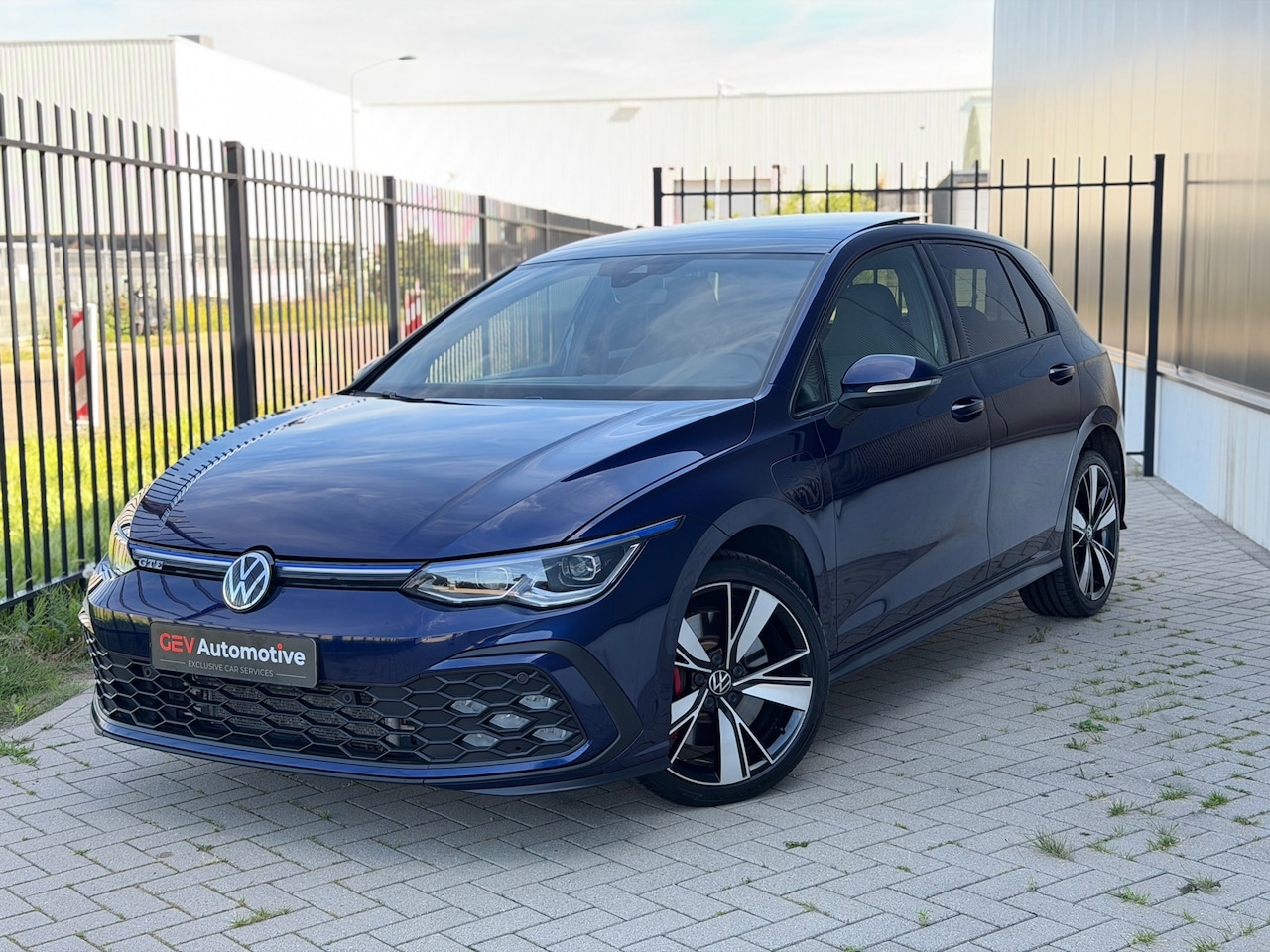 Volkswagen Golf - 1.4 eHybrid GTE Panorama ACC IQ Light LED Carplay - AutoWereld.nl