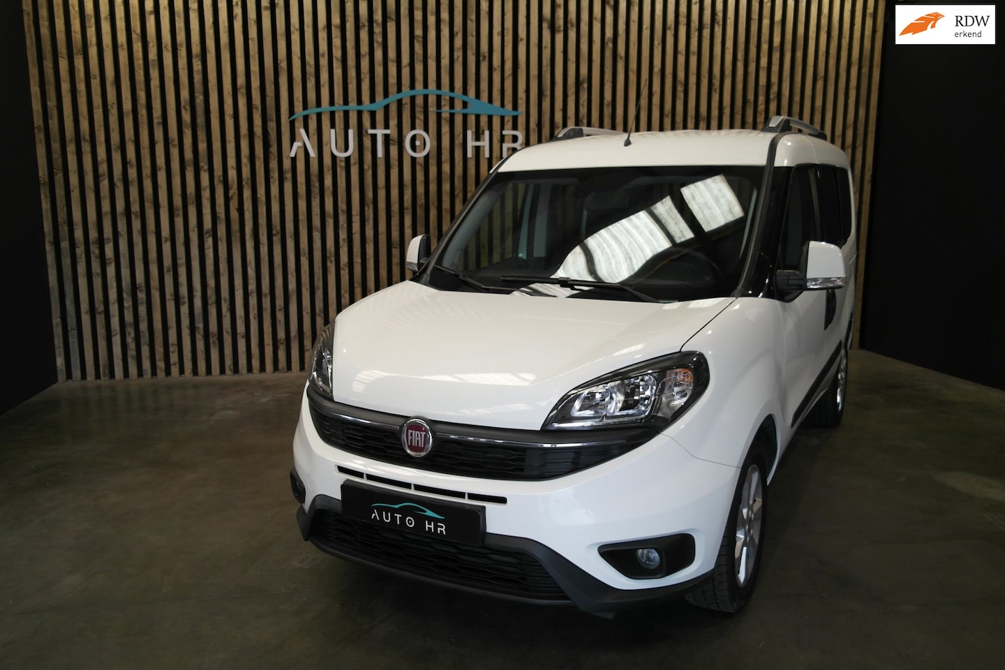 Fiat Doblò - 1.4 T-Jet Lounge 120pk Climate control Cruise control - AutoWereld.nl