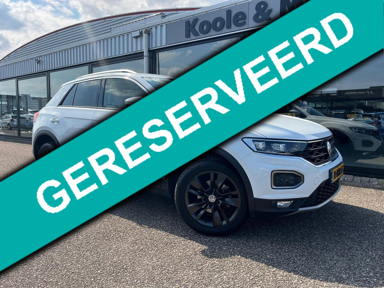 Volkswagen T-Roc - 1.5 TSI 150pk T-Roc Sport, trekhaak, automaat - AutoWereld.nl