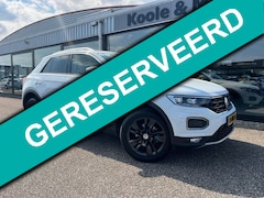Volkswagen T-Roc - 1.5 TSI 150pk T-Roc Sport, trekhaak, automaat