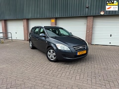 Kia Cee'd Sporty Wagon - 1.6 X-tra Airco Trekhaak