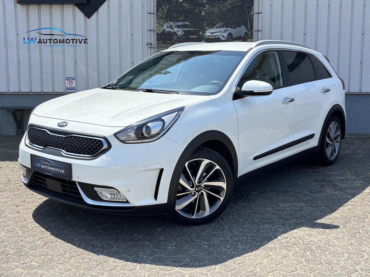 Kia Niro - 1.6 GDi Hybrid ExecutiveLine | Dodehoek | JBL | Parkeersensoren V+A | Stoel+stuurverwarmin - AutoWereld.nl