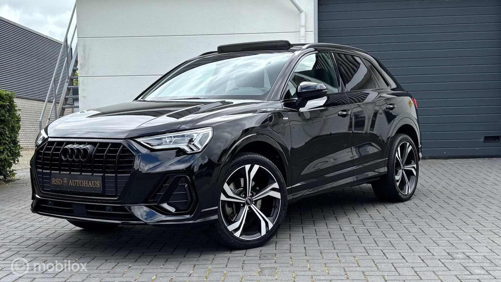 Audi Q3 - 45 TFSI e 3xS-line Panoramadak camera 20 inch leder! - AutoWereld.nl