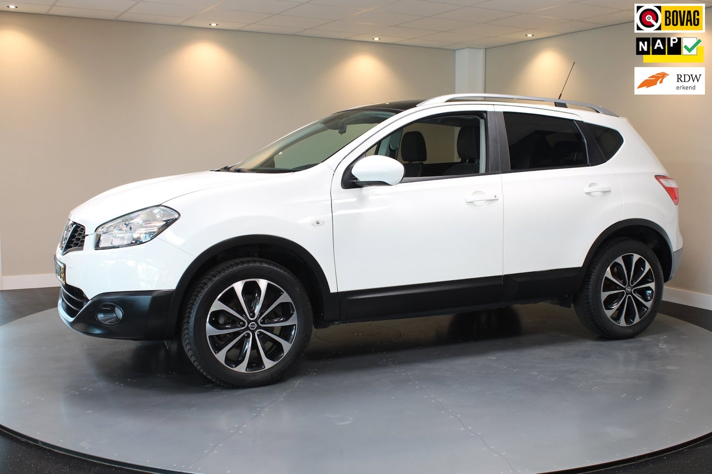 Nissan Qashqai - 2.0 Connect Edition *1ste Eigenaar/Dealer OH* Pano|Camera|Navi|All-seasons|Cruise|NAP - AutoWereld.nl