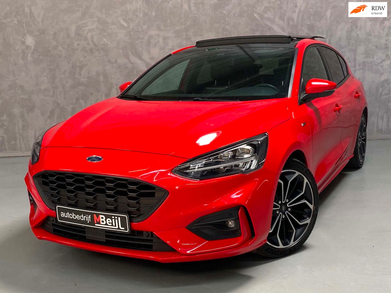 Ford Focus - 1.0 EcoBoost ST Line Business /Pano /Camera /Winterpakket - AutoWereld.nl