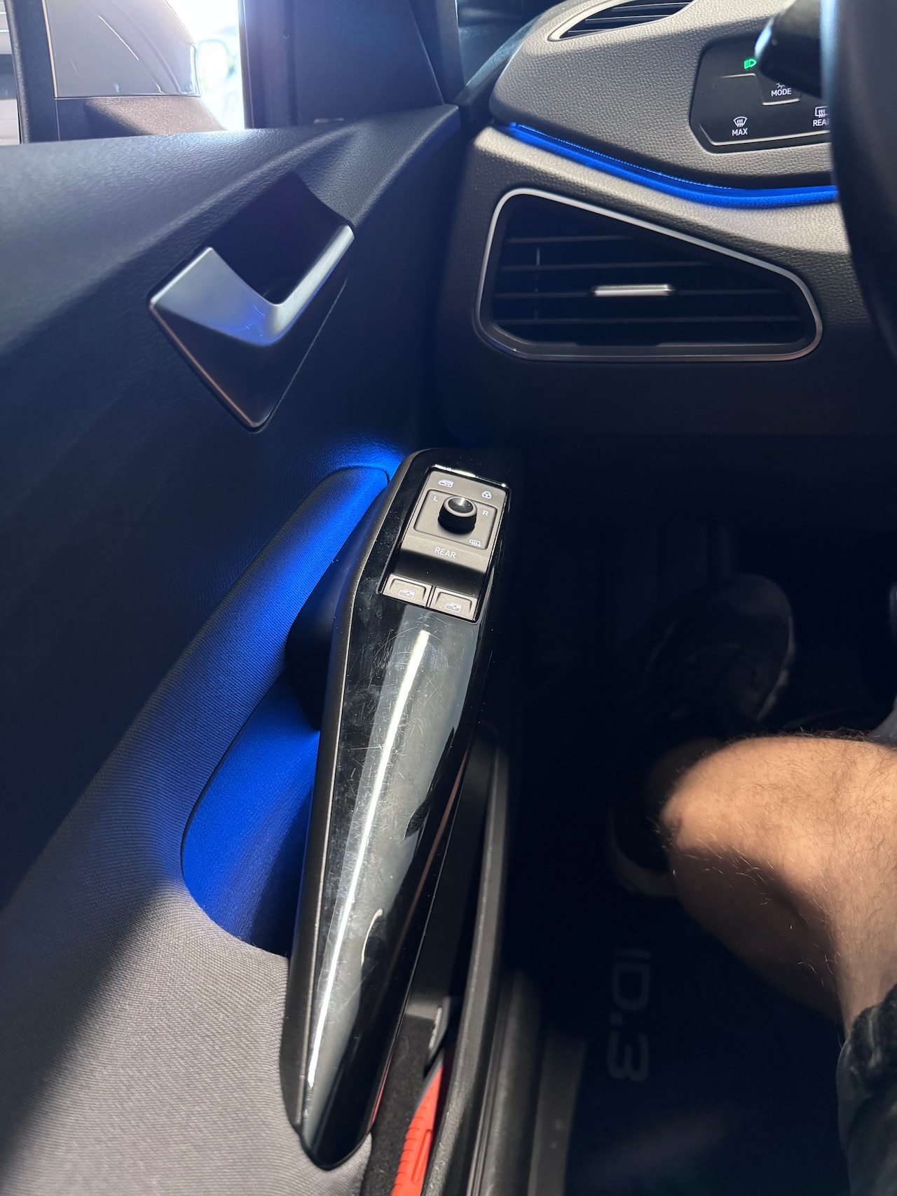 Volkswagen ID.3 - First Een van de weinige met orginele trekhaak