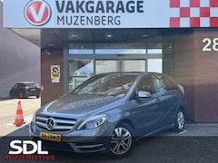 Mercedes-Benz B-klasse - 180 Ambition // NAVI // PDC // TREKHAAK // BI-XENON LAMPEN // STOELVERWARMING // AIRCO //