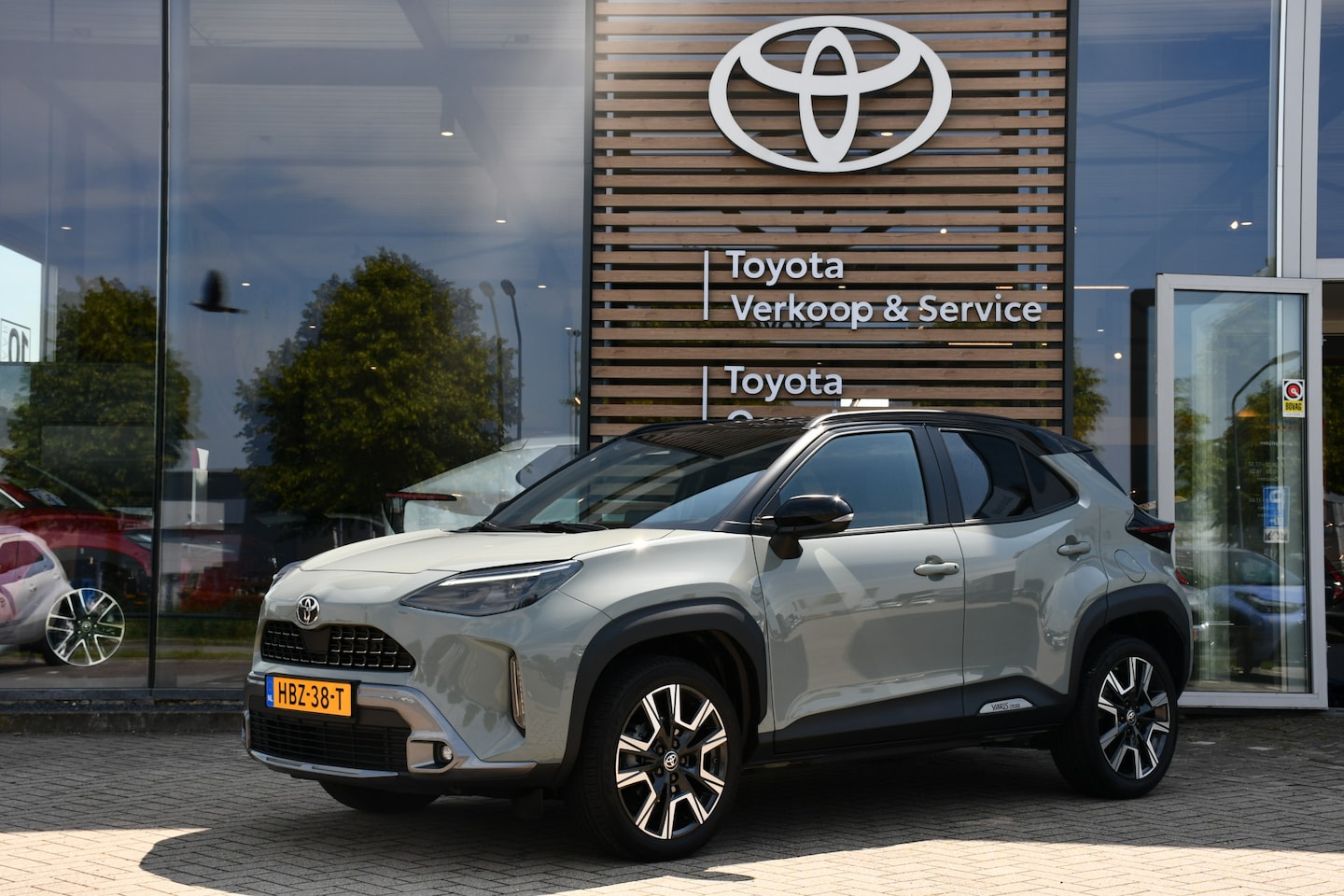 Toyota Yaris Cross - 1.5 Hybrid 130 Launch Edition Automaat 130pk | JBL | HUB | BSM | PDC vóór- & achter | BTW- - AutoWereld.nl